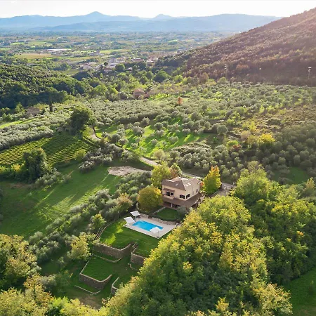Vigne Vecchie Villa *